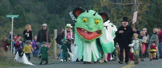 On October 31, just at sunset, the Caspar Community hosted its second Halloween Parade with the Gorse Monster.